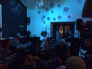 Jamming session at Art'aska - very entertaining